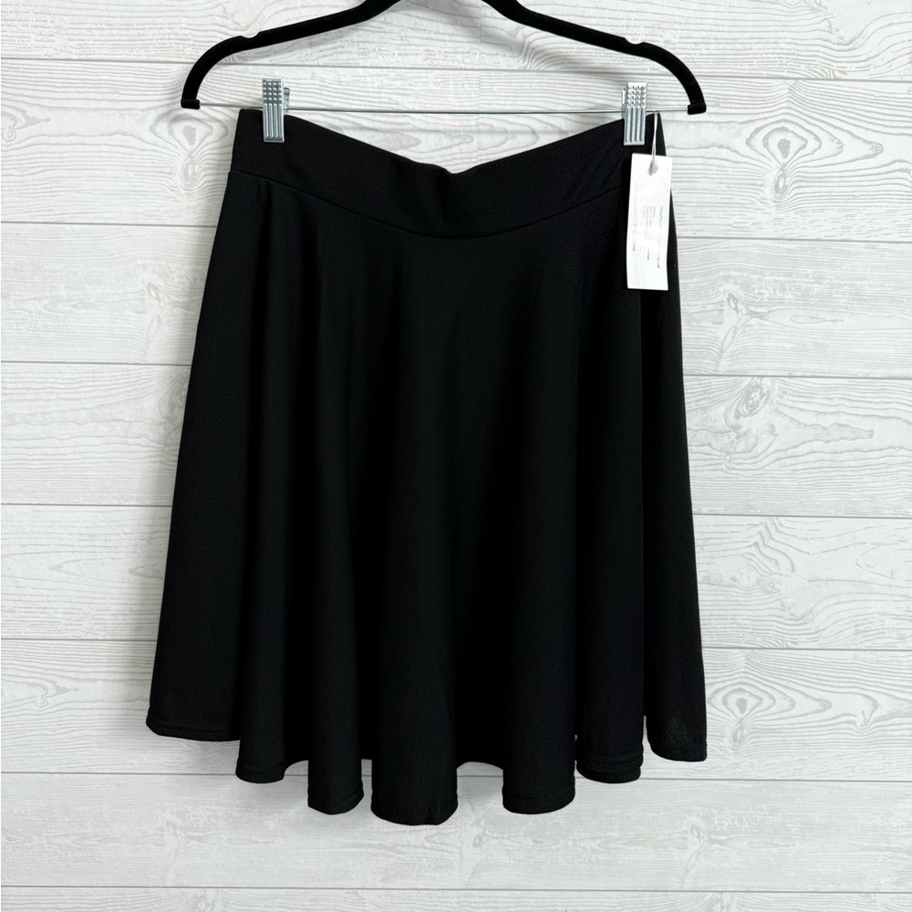 Urban CoCo Women’s Black Polyester Flowy Pull On Skirt. Size L